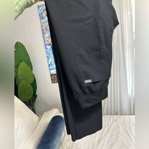 Figs Black Women's high waisted Livingston basic scrub pants small tall grey tie